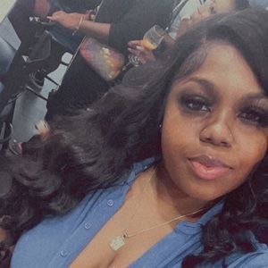 Meet your Posher, Whitney